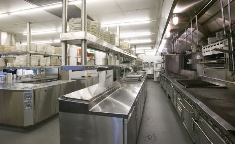 Kinh nghiệm chọn đơn vị cung cấp thiết bị bếp công nghiệp TPHCM chất lượng