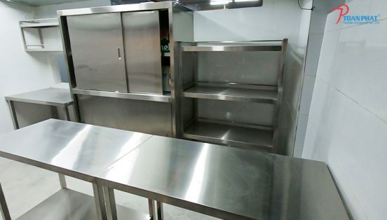 HOW TO CHOOSE QUALITY STAINLESS STEEL EQUIPMENT FOR COMMERCIAL KITCHEN