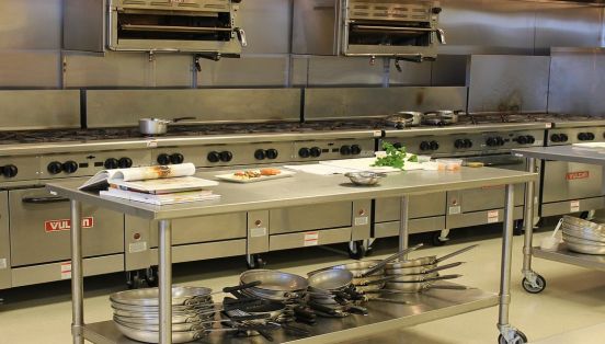 5 lưu ý cực kỳ quan trọng khi thiết kế bếp công nghiệp cho hệ thống nhà hàng khách sạn