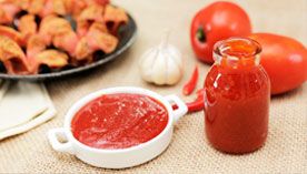HOW TO MAKE DELICIOUS HOMEAMADE CHILLI SAUCE IN A SIMPLE WAY