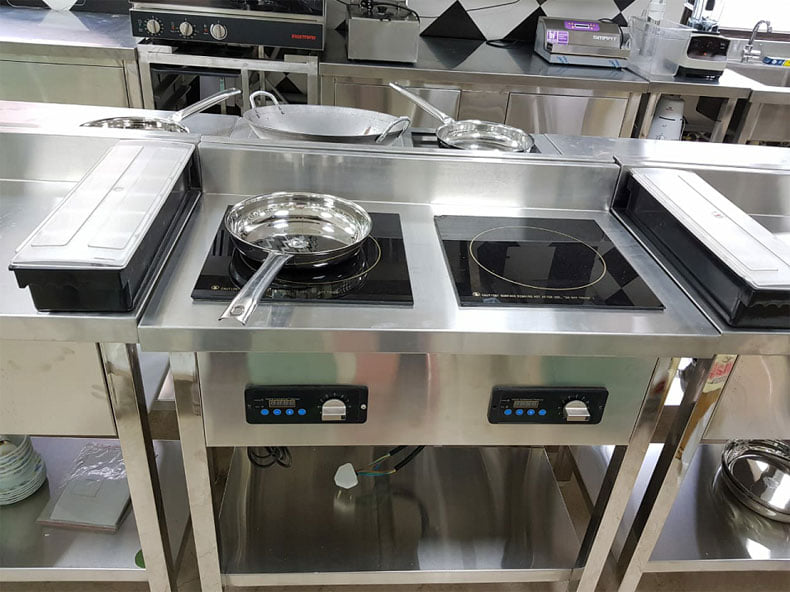 7 the application of Lestov commercial induction hob 1