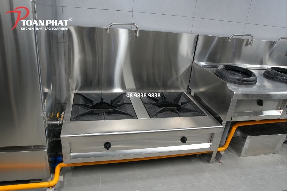Bếp hầm đôi công nghiệp được Toàn Phát gia công trực tiếp tại xưởng bằng inox 304 cao cấp