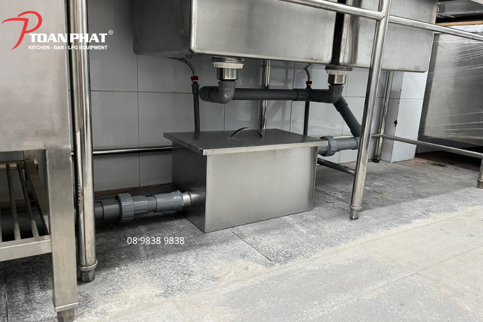 BỂ TÁCH MỠ INOX TOÀN PHÁT 19 Bể mỡ do Toàn Phát lắp đặt cho Nhà hàng