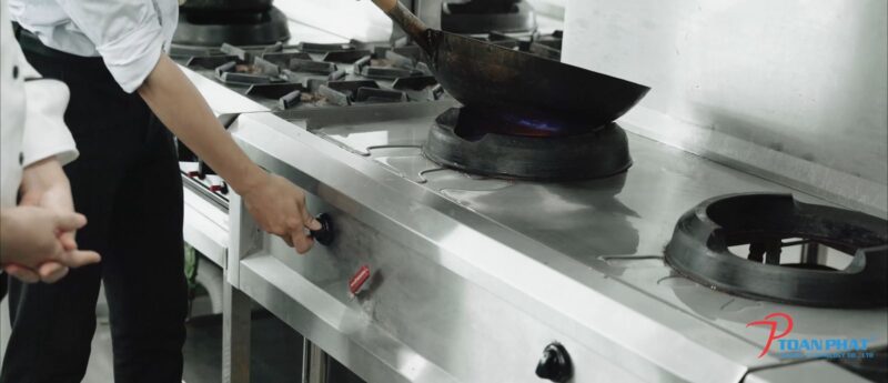 BẾP Á 3 HỌNG 7 Lưu ý khi sử dụng bếp Á công nghiệp