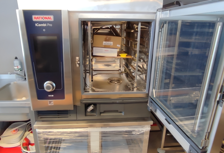 Lò Rational sở hữu thiết kế thông minh, công nghệ nướng hiện đại và độ bền vượt trội
