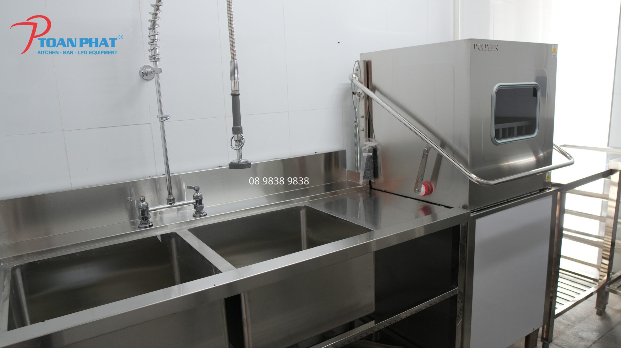 Máy rửa chén cao cấp được sử dụng trong nhiều mô hình bếp công nghiệp