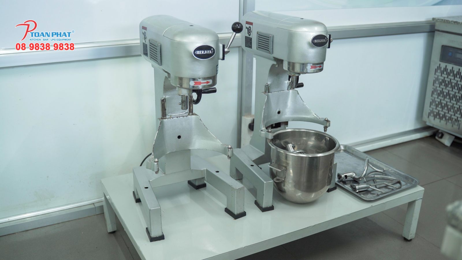 TOP 4 Máy trộn bột cho tiệm bánh nhỏ phù hợp chất lượng nhất 7 Máy trộn bột Berjaya