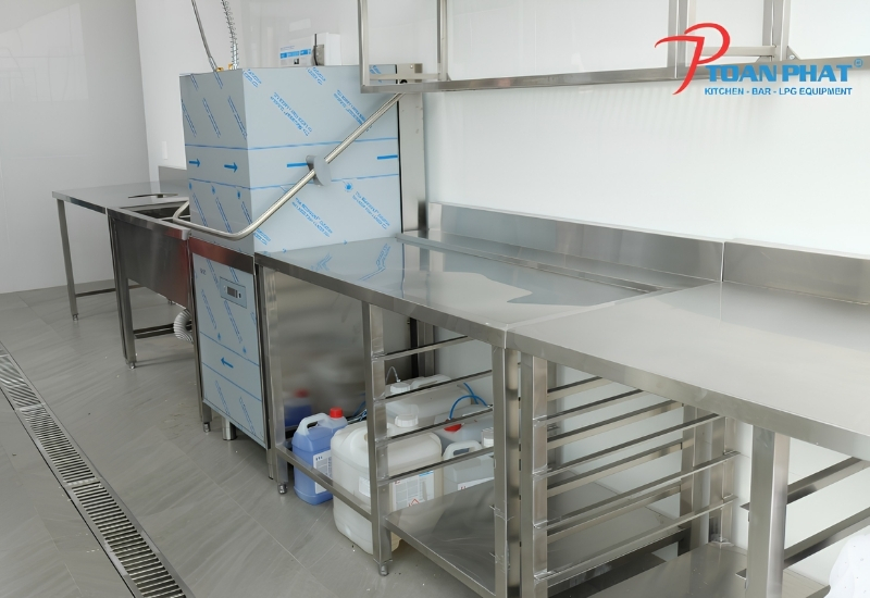 MƯƠNG THOÁT SÀN 5 Hệ thống mương thoát sàn inox giúp thoát nước nhanh, hạn chế đọng nước