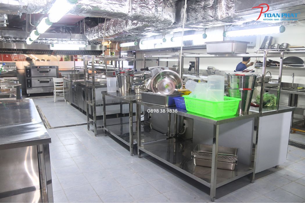 Mô hình nhà hàng là gì? 17 mô hình kinh doanh nhà hàng tại Việt Nam phổ biến nhất 2 Khu bếp nhà hàng buffet chay DGemma do Toàn Phát thi công