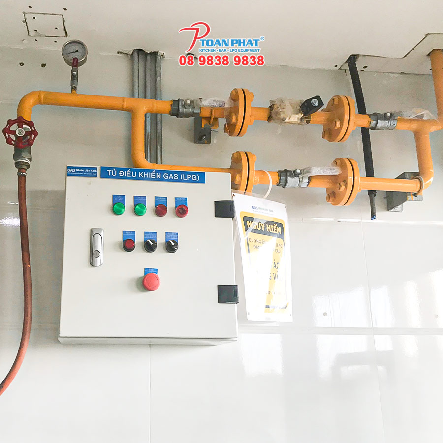 TOÀN PHÁT THI CÔNG HỆ THỐNG GAS - BỒN GAS CHO NHÀ HÀNG KHÁCH SẠN 5 Hệ thống tủ điều khiển và van an toàn lắp đặt cho tòa nhà