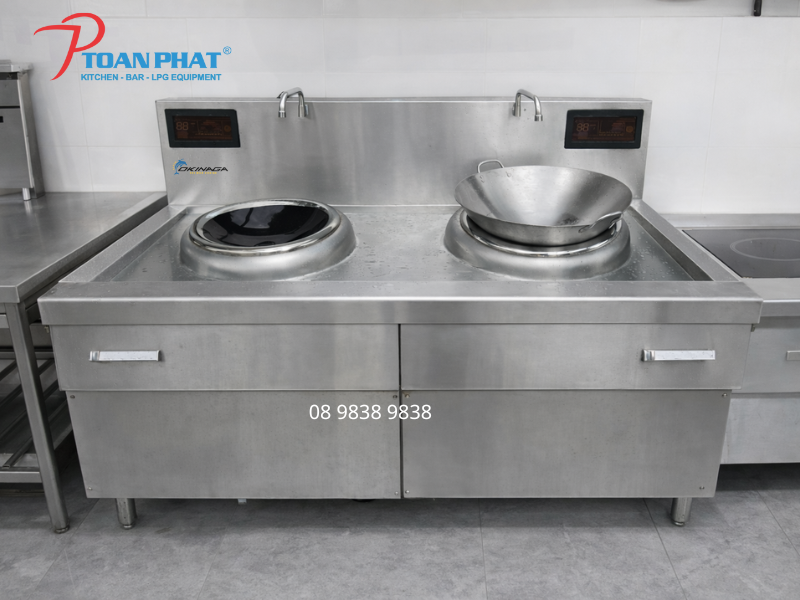 Bố trí thiết bị trong bếp nhà hàng với bếp Á điện từ đôi chảo rời Okinaga