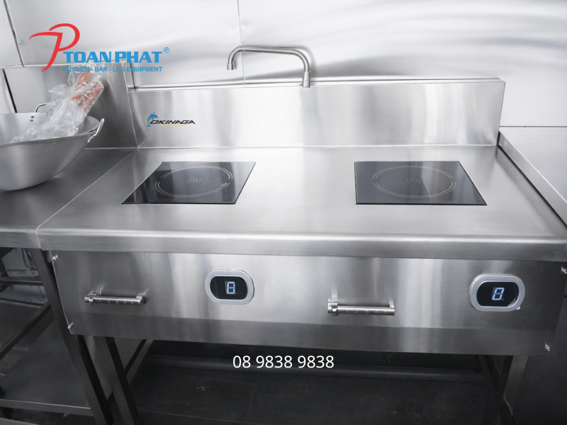 Thiết bị bếp âu điện từ đôi lắp đặt tại nhà hàng chuyên nghiệp