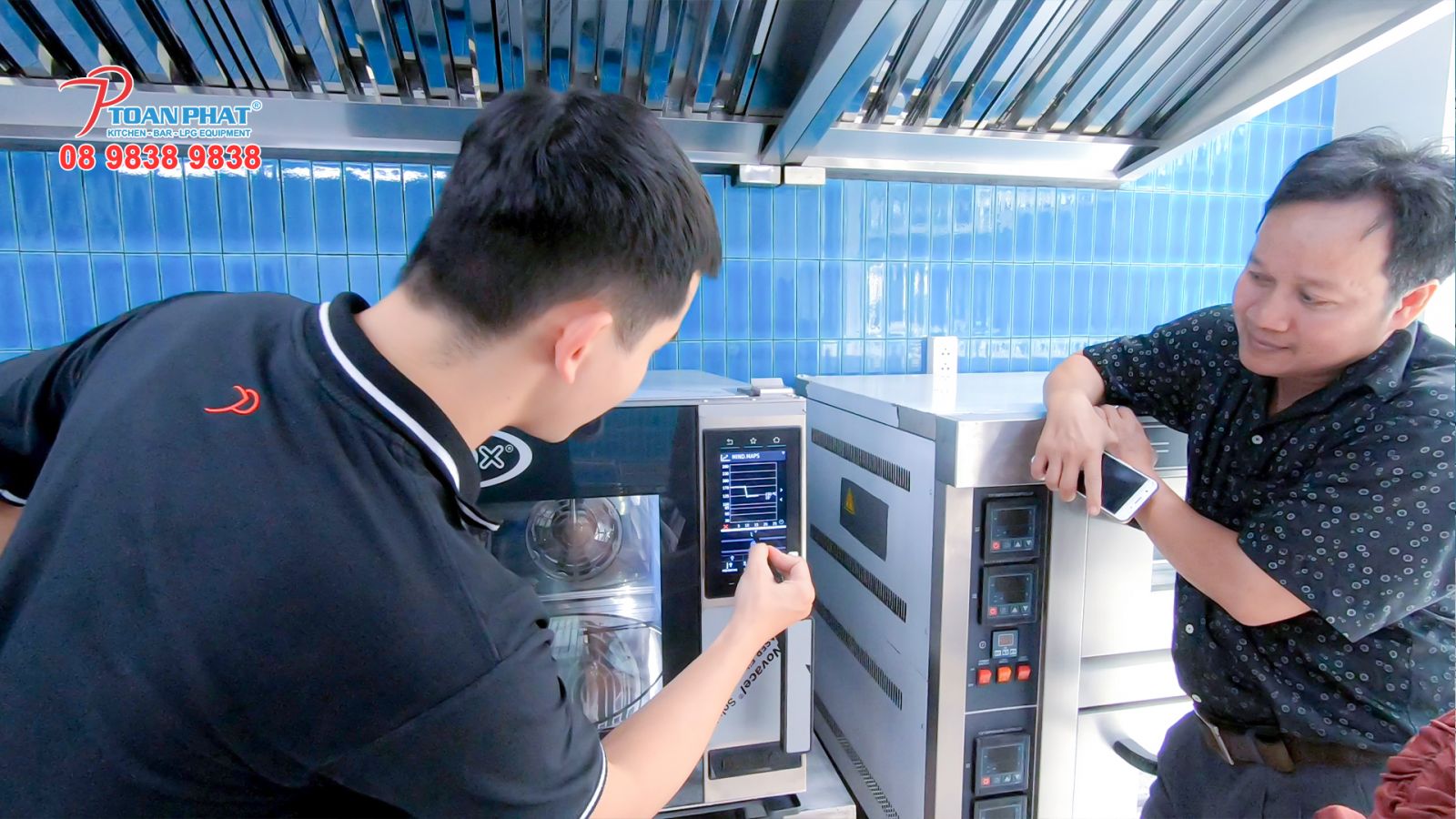 NHA-THAU-THI-CONG-BEP-CONG-NGHIEP-UY-TIN