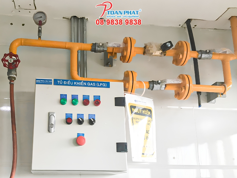 TOÀN PHÁT - THI CÔNG HỆ THỐNG GAS CÔNG NGHIỆP - BỒN GAS 5 Hệ thống tủ điều khiển và van an toàn lắp đặt cho tòa nhà