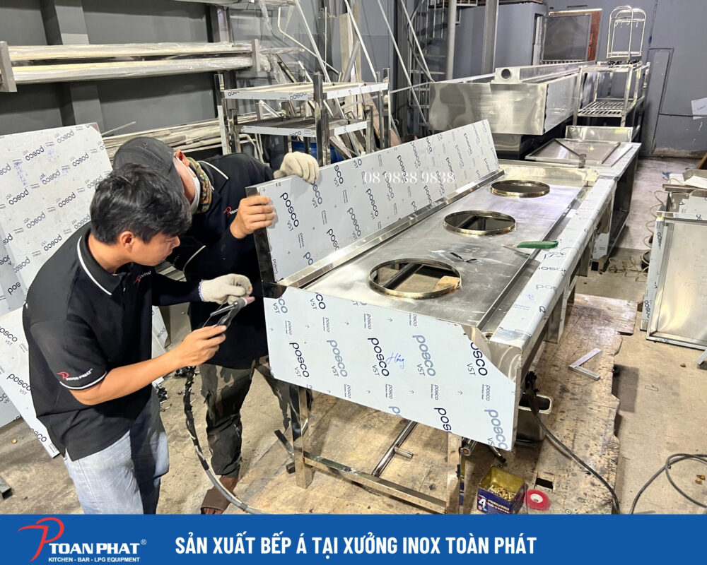 Thiết bị bếp Á được sản xuất tại Xưởng inox Toàn Phát Thiết bị bếp Á được sản xuất tại Xưởng inox Toàn Phát