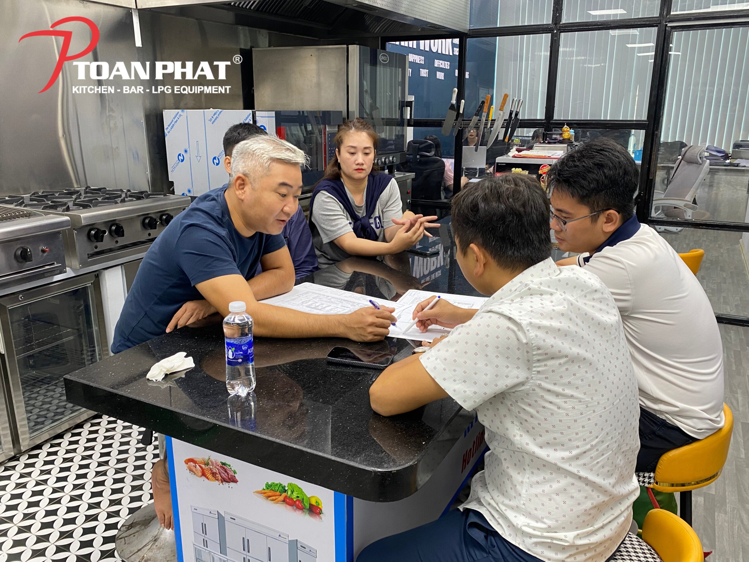 Tiếp nhận yêu cầu và tư vấn nhu cầu khách hàng