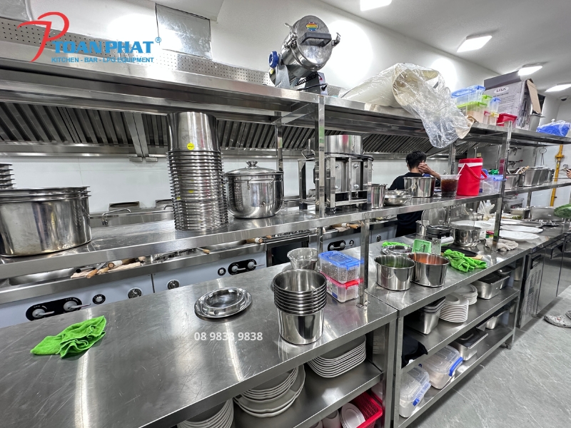 Khu sơ chế thực phẩm bếp nhà hàng inox công nghiệp