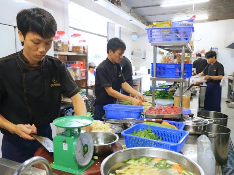 Dự án thi công bếp công nghiệp nhà hàng Beer Reham