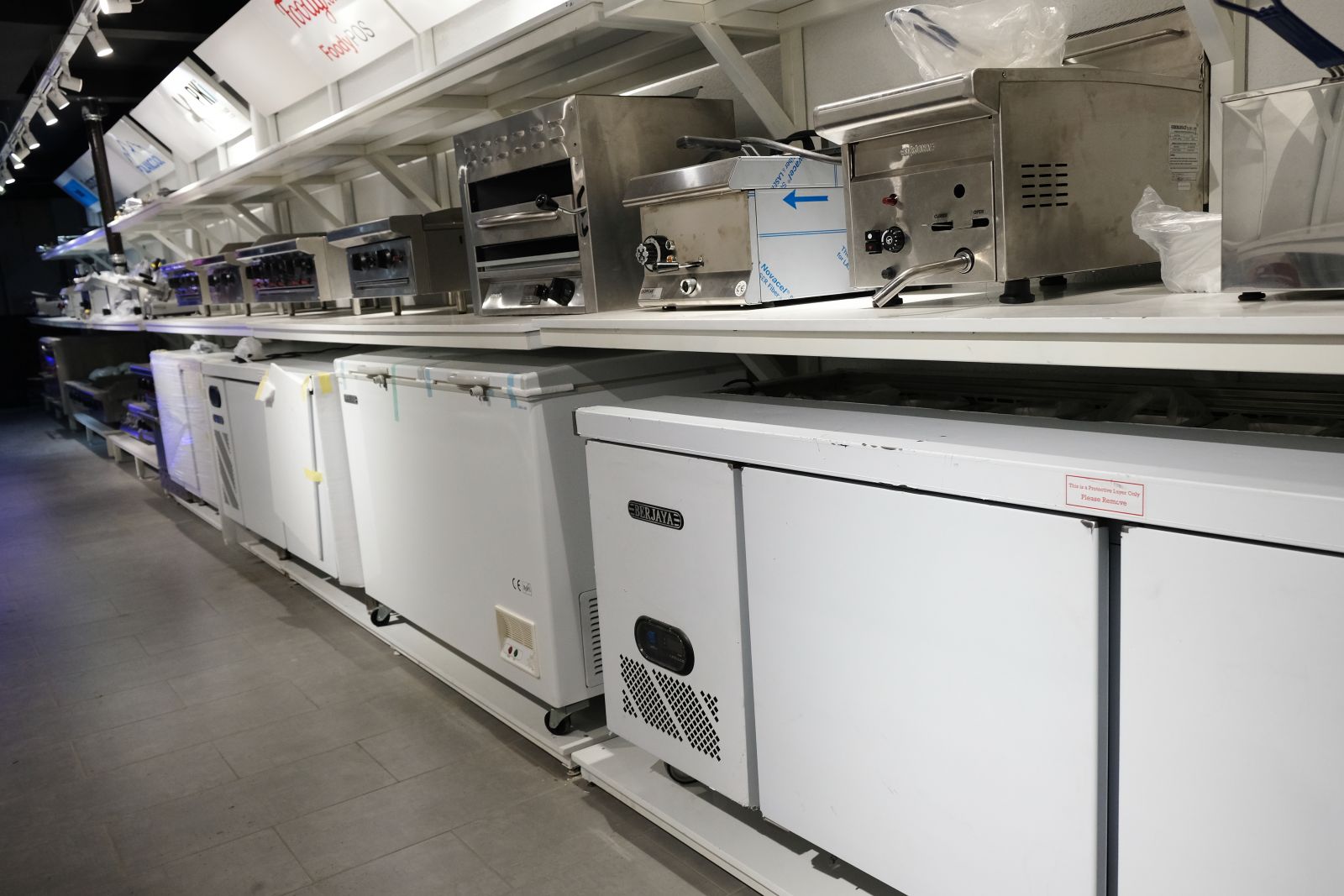 dscf1392 Showroom & Kidchen Toàn Phát là địa chỉ uy tín để khách hàng mua sắm các thiết bị bếp nhập khẩu hàng đầu thế giới