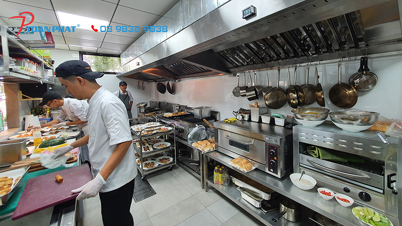 TOÀN PHÁT - THI CÔNG LẮP ĐẶT BẾP CÔNG NGHIỆP, BẾP NHÀ HÀNG 6 Chọn đơn vị thi công hút khói công nghiệp chuyên nghiệp