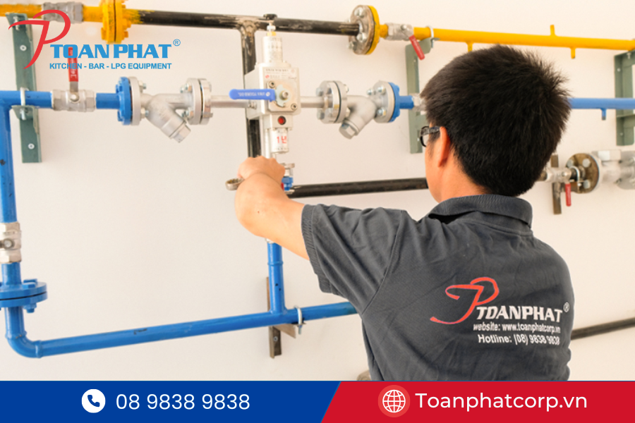 Dự án Bếp công nghiệp quán ăn tại Tân Quán Đêm | Thi công bởi Toàn Phát 16 Toàn Phát lắp đặt hệ thống gas đảm bảo an toàn