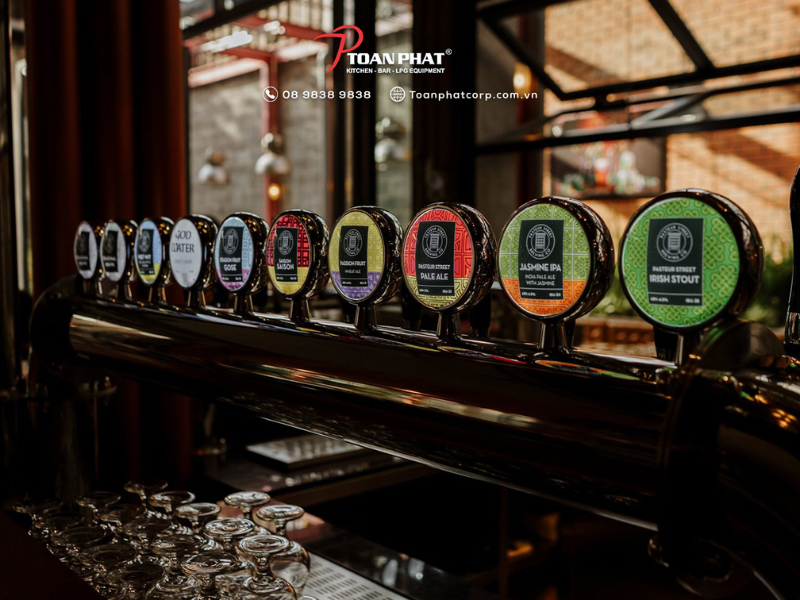Dự án: Thi công bếp công nghiệp và quầy bar nhà hàng Pasteur Street 6 Hệ thống vòi bia thủ công