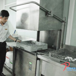 Máy rửa chén công nghiệp là một sản phẩm rất hiện đại & tiện lợi trong các nhà bếp công nghiệp