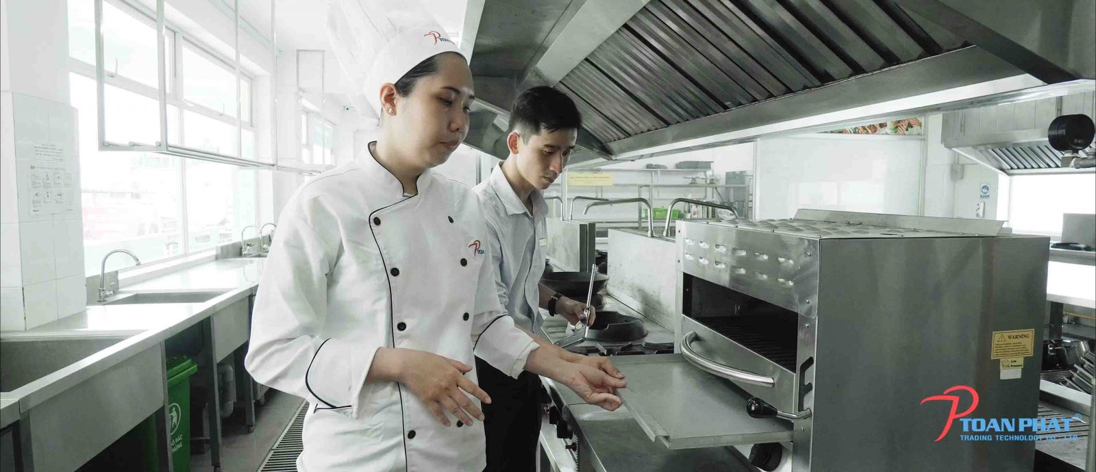 Hướng dẫn sử dụng và bảo quản lò nướng salamander