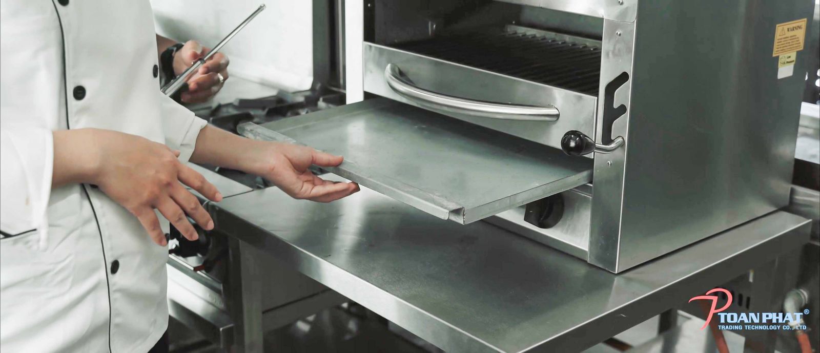 Hướng dẫn sử dụng và bảo quản lò nướng salamander