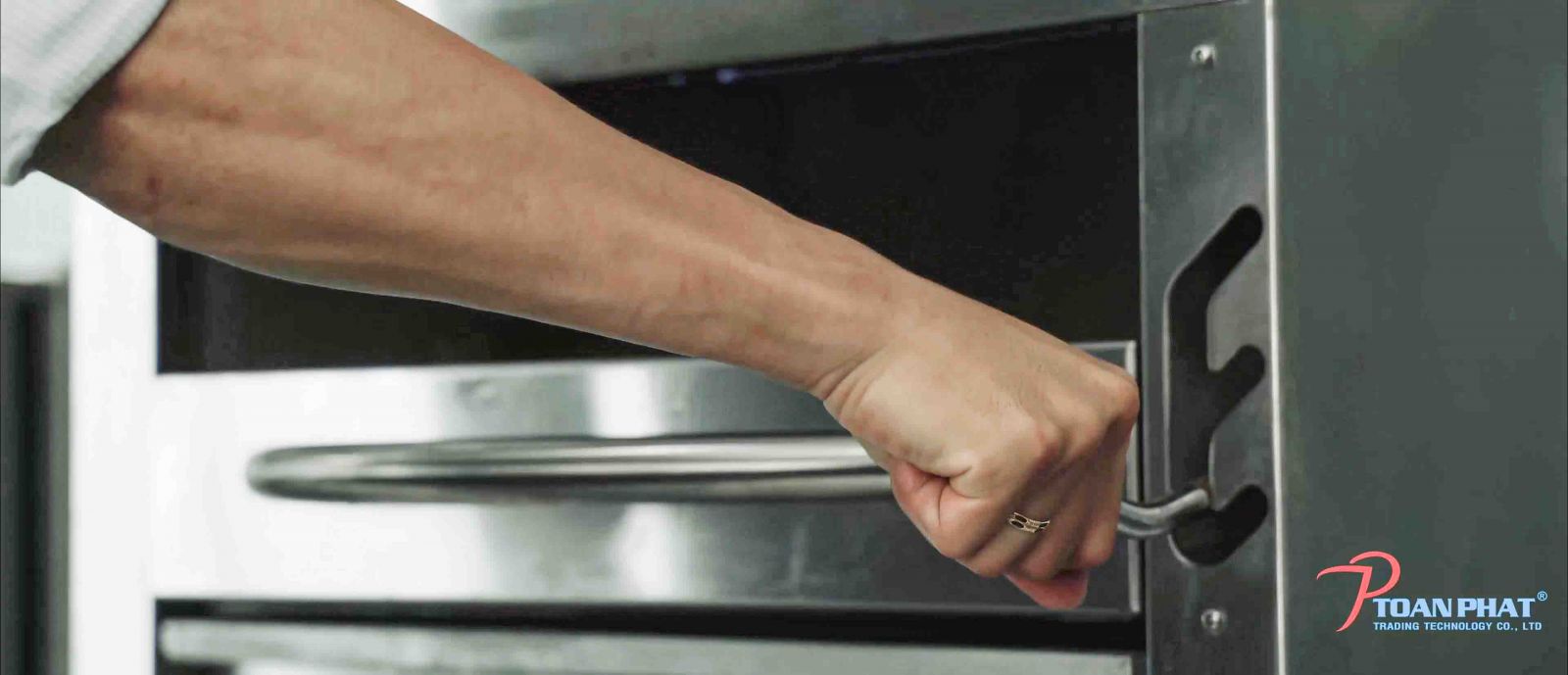 Hướng dẫn sử dụng và bảo quản lò nướng salamander