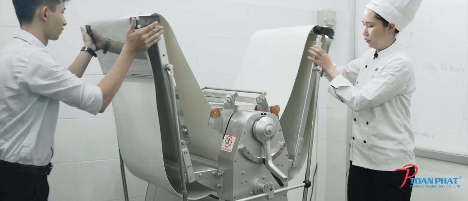 Hướng dẫn sử dụng máy cán bột băng chuyền berjaya