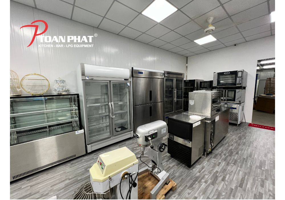 Showroom Thiết Bị Bếp Công Nghiệp Nhà Hàng Toàn Phát 2 Khu vực trưng bày các sản phẩm làm bánh tại showroom