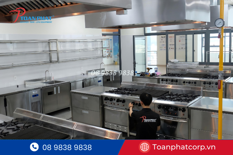 Thiết bị cao cấp, hiện đại tạo môi trường học tập chuyên nghiệp cho sinh viên 