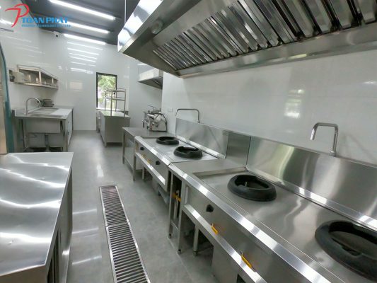 NHÀ HÀNG QUÁN BỤI GARDEN - HƯƠNG VỊ CỦA MÂM CƠM GIA ĐÌNH VIỆT 3 Bếp công nghiệp tại nhà hàng Bụi Garden