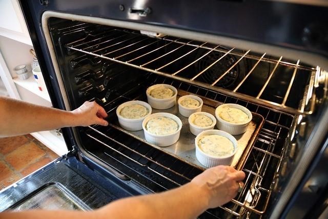 4 BÍ QUYẾT CHỌN LÒ NƯỚNG CÔNG NGHIỆP MÀ BẤT KỲ DOANH NGHIỆP NÀO CŨNG NÊN BIẾT 4 Lò nướng công nghiệp chất lượng đem đến những món ăn hoàn hảo cho thực khách