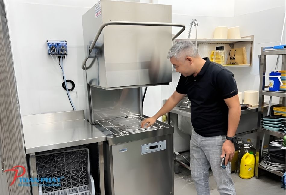 Máy rửa ly công nghiệp