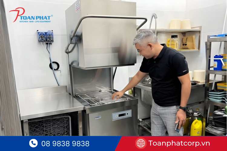 Máy rửa ly công nghiệp tiết kiệm thời gian, rửa ly số lượng lớn cho quán bar