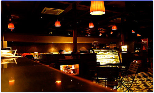 Phong cách Cafe sang trọng, hiện đại. 