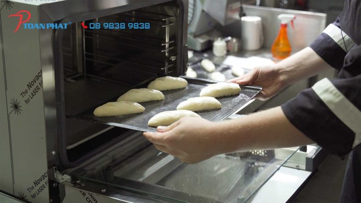 BÁNH MÌ ĐÔNG LẠNH – XU HƯỚNG MỚI TRONG NGÀNH SẢN XUẤT BÁNH CÔNG NGHIỆP 2021 6 quy trình nướng bánh mì tươi đông lạnh