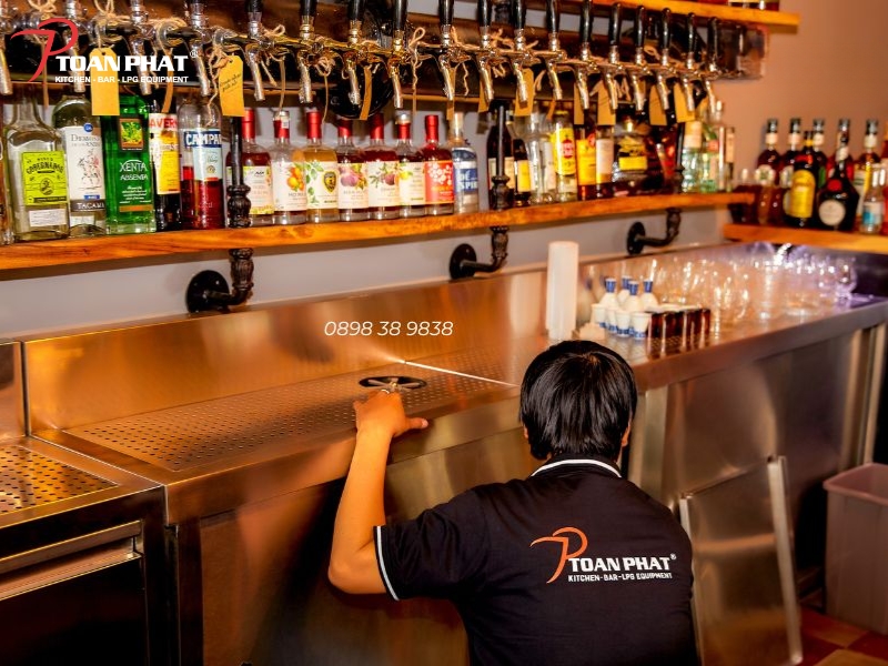 DỰ ÁN THI CÔNG QUÁN BAR GLOW SKYBAR - BAR ĐẲNG CẤP NHẤT SÀI THÀNH 4 Quầy pha chế inox chuyên nghiệp