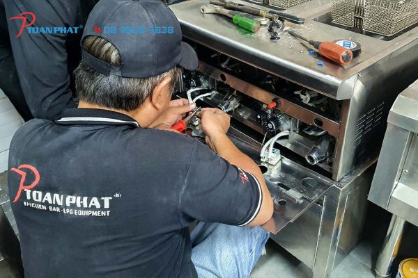 8 vấn đề nhà hàng cần chuẩn bị cho ngày mở cửa trờ lại 3 kiểm tra bảo trì hệ thống