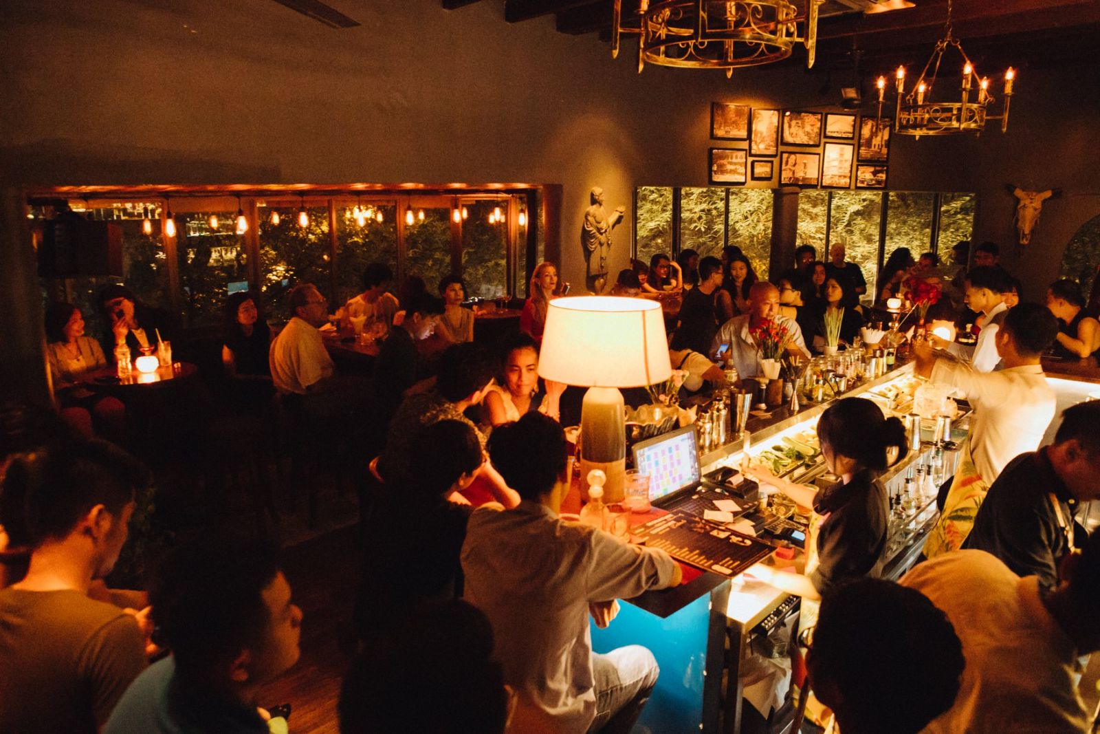 THI CÔNG VÀ THIẾT KẾ HỆ THỐNG QUẦY BAR TẠI TAMARIND BAR