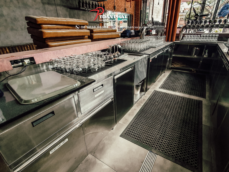 Dự án: Thi công bếp công nghiệp và quầy bar nhà hàng Pasteur Street 7 Tủ bảo quản bia kết hợp