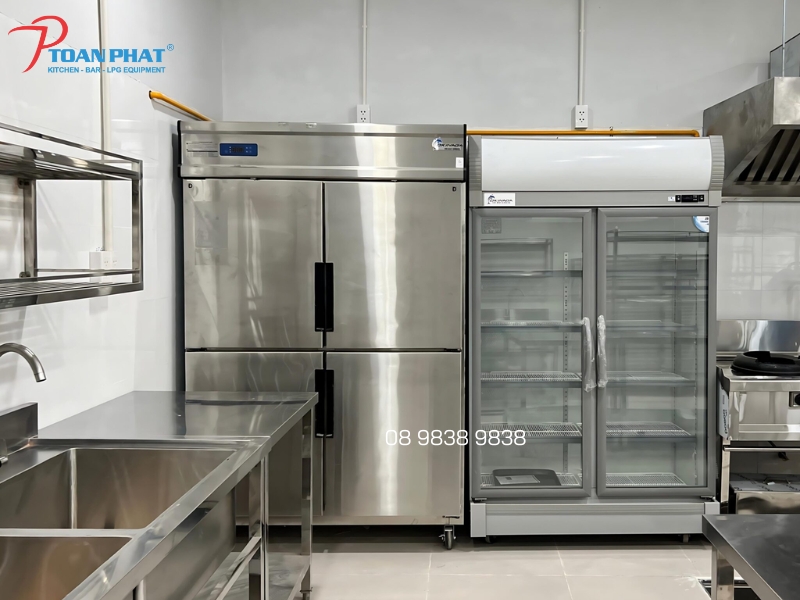 Khu bảo quản có tủ lạnh công nghiệp Okinaga