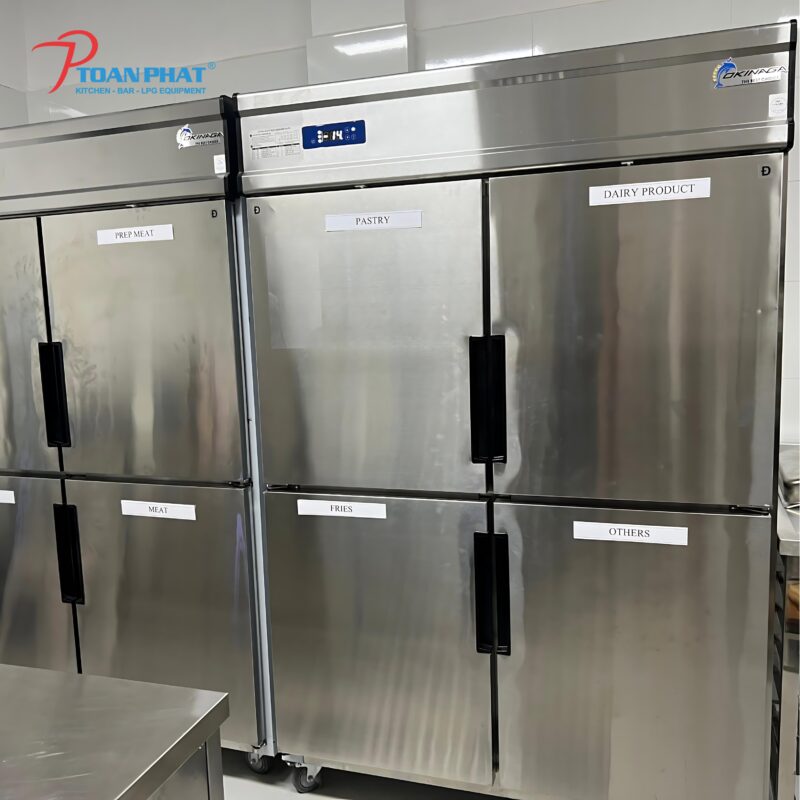 Tủ đông 4 cánh Okinaga - Giải pháp bảo quản thực phẩm tối ưu cho các nhà hàng 9 Tủ lạnh công nghiệp Okinaga trong bếp ăn công nghiệp.