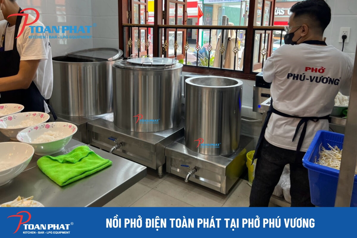 Nồi nấu phở điện Toàn Phát tại phở Phú Vương