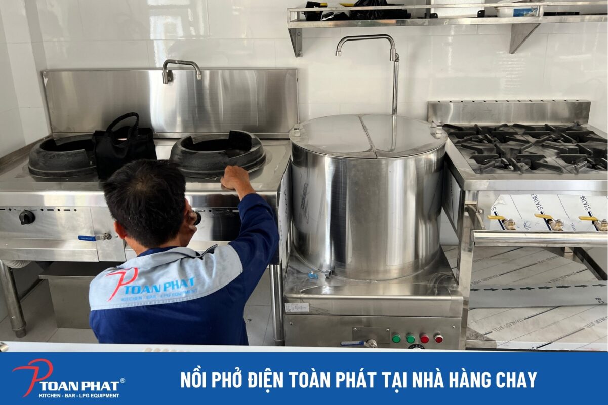 Nồi nấu phở điện Toàn Phát tại nhà hàng
