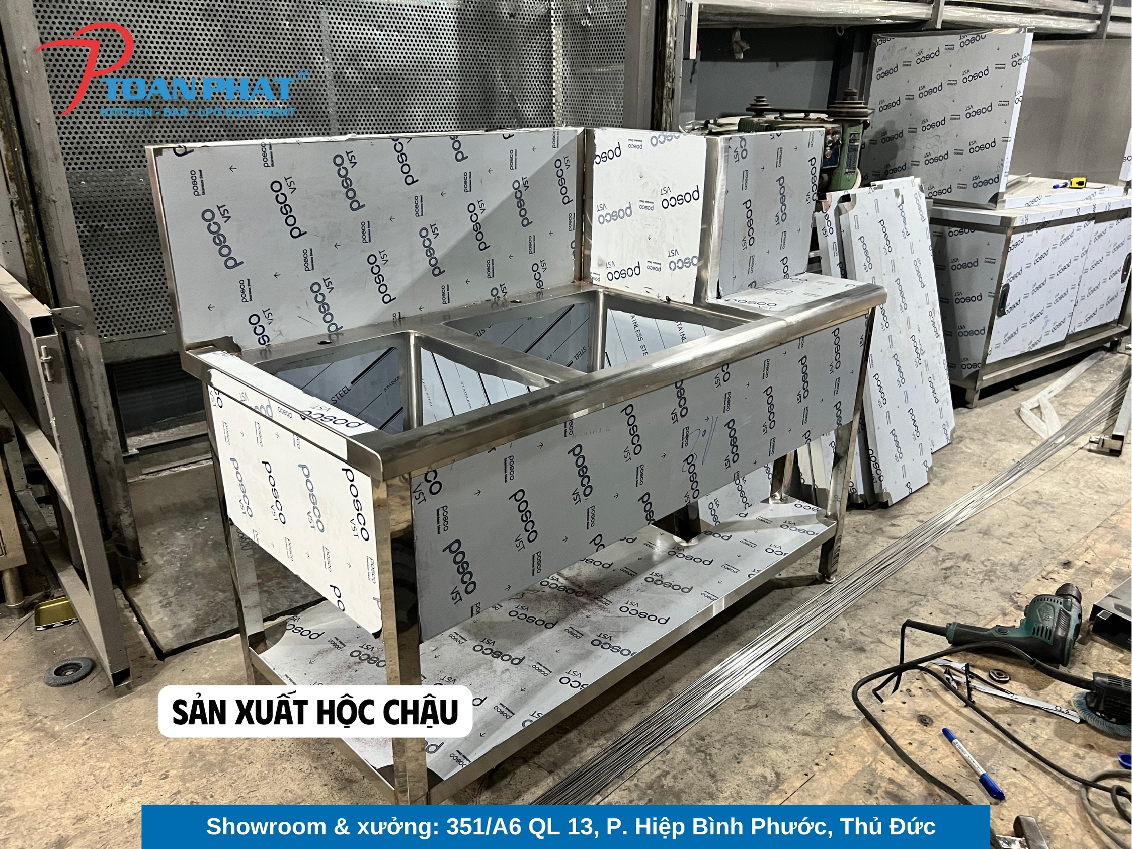 Những điều cần tránh trong thiết kế bếp ăn công nghiệp 4 Thiết bị inox hoàn thiện do xưởng inox Toàn Phát sản xuất