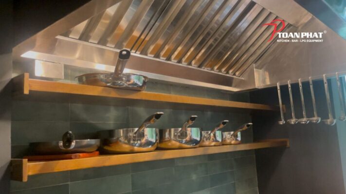 Chụp hút khói tại nhà hàng nhật Robata Rokken