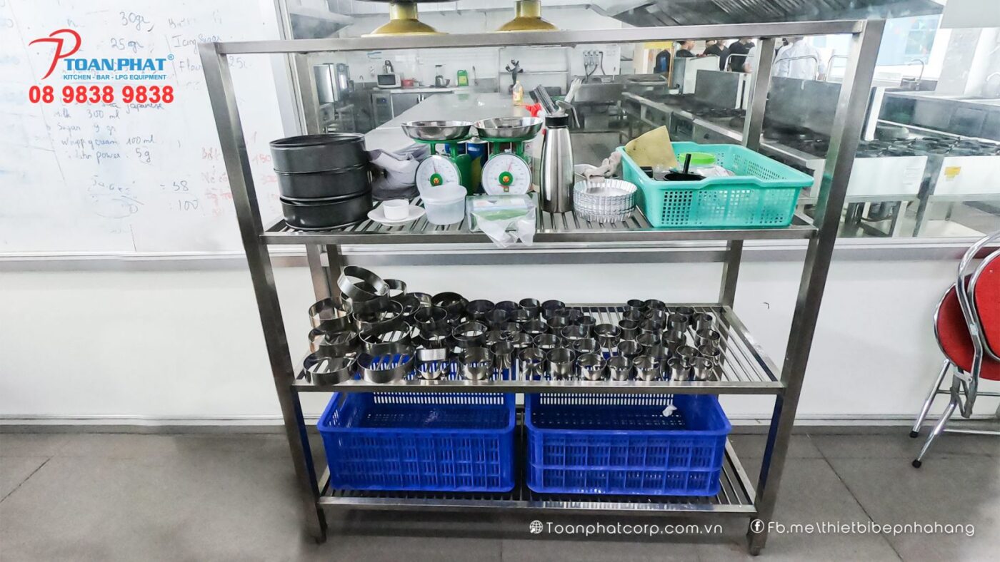 Kệ inox bếp công nghiệp